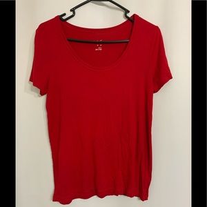 Woman’s fitted tee